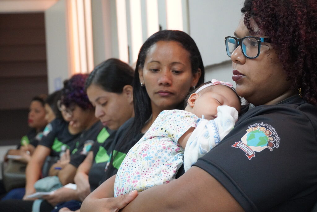 No Dia Internacional do Cuidado e Apoio, entenda a importância desse trabalho para a sustentação da sociedade/igualdade de genero empoderamento economico direitos humanos 